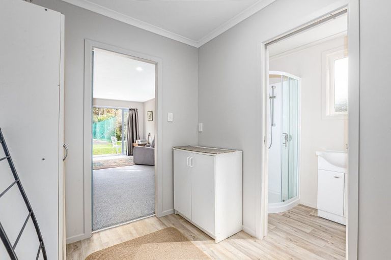 Photo of property in 41-43 Greenaway Road, Waikanae, 5036