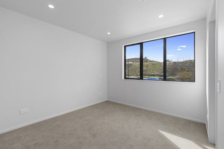 Photo of property in 30 Turtleback Avenue, Whitby, 5024