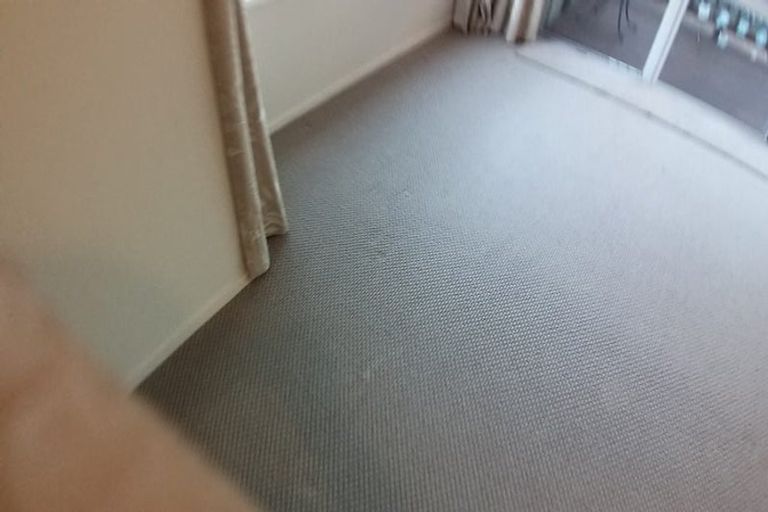 Photo of property in 2/18 Carriage Close, Northpark, Auckland, 2013