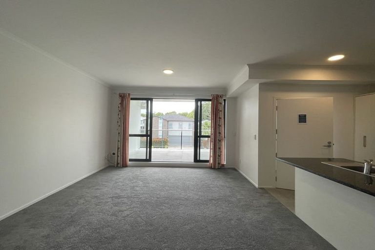 Photo of property in 4/11 Carlos Drive, Flat Bush, Auckland, 2016