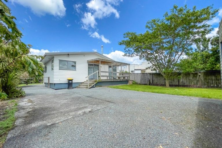 Photo of property in 15 Orchard East Road, Ngatea, 3503