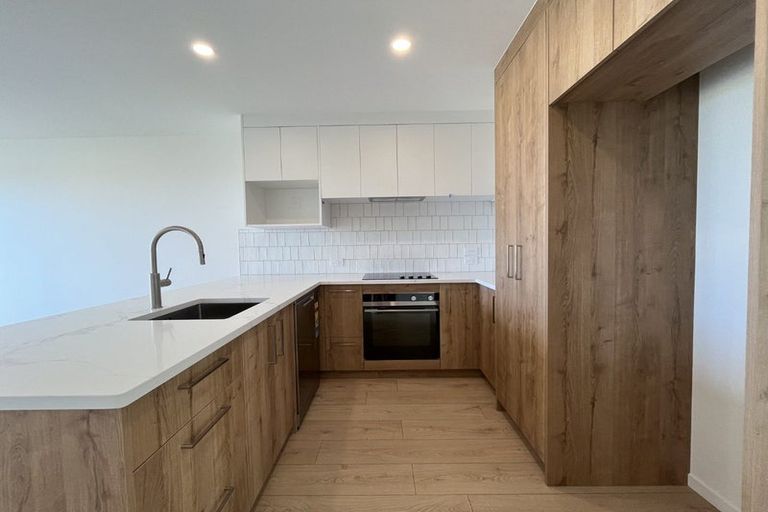 Photo of property in 2/23 Makomako Drive, Orewa, 0931