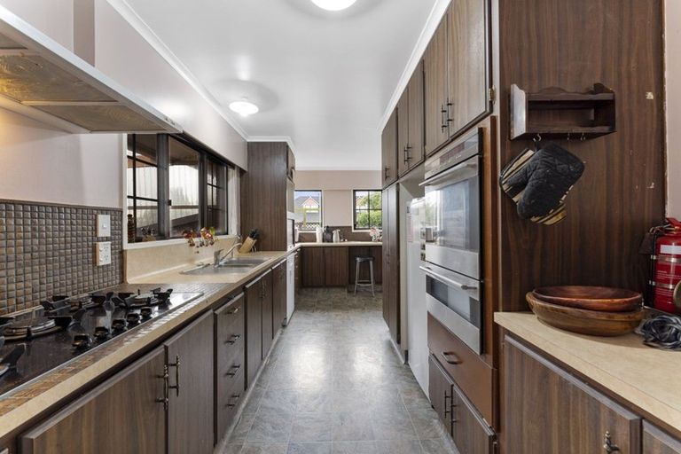 Photo of property in 14 Peter Hall Drive, Kelvin Grove, Palmerston North, 4414