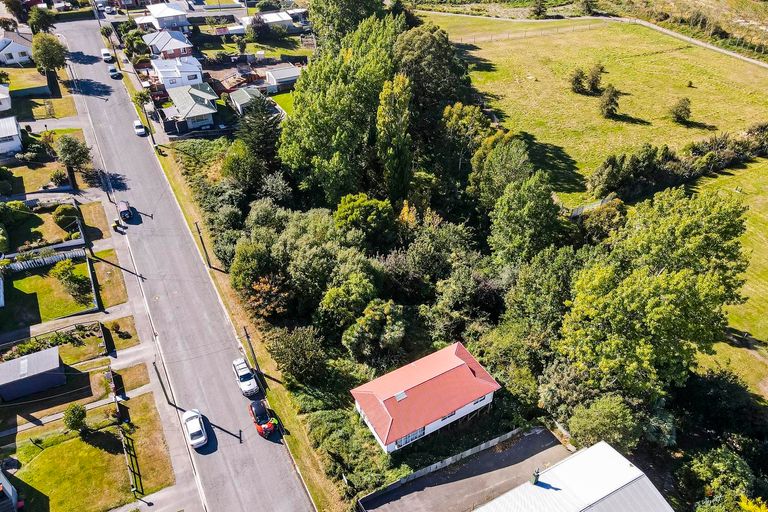Photo of property in 27-35 Cambridge Street, Kensington, Timaru, 7910