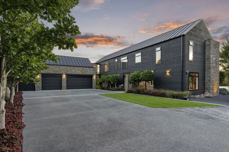 Photo of property in 18 Quarters Place, Halswell, Christchurch, 8025