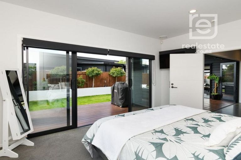 Photo of property in 35 Freedom Drive, Kelvin Grove, Palmerston North, 4414
