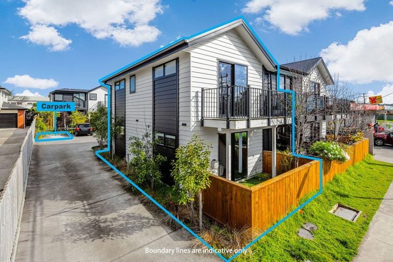 Photo of property in 1/6 St Leonards Road, Kelston, Auckland, 0602