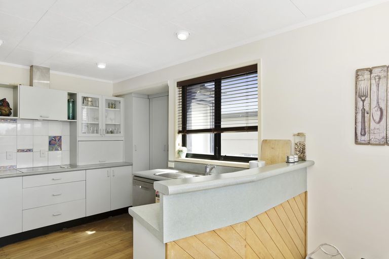 Photo of property in 1119 Papamoa Beach Road, Papamoa Beach, Papamoa, 3118