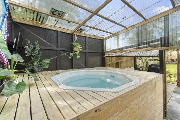 Photo of property in 17 Harvest Drive, Henderson, Auckland, 0612