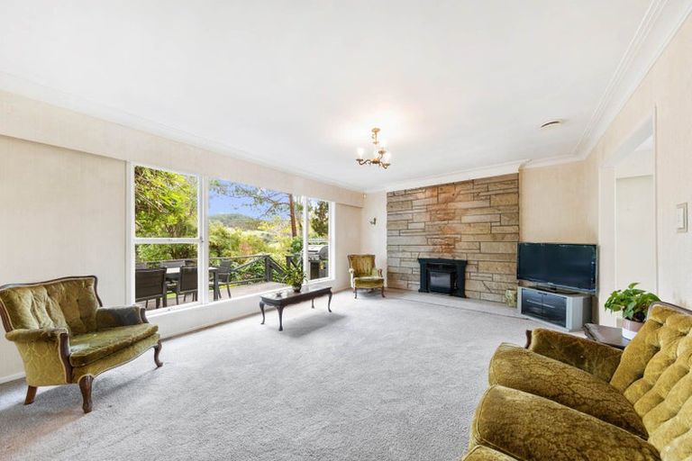 Photo of property in 2 Kay Road, Swanson, Auckland, 0614