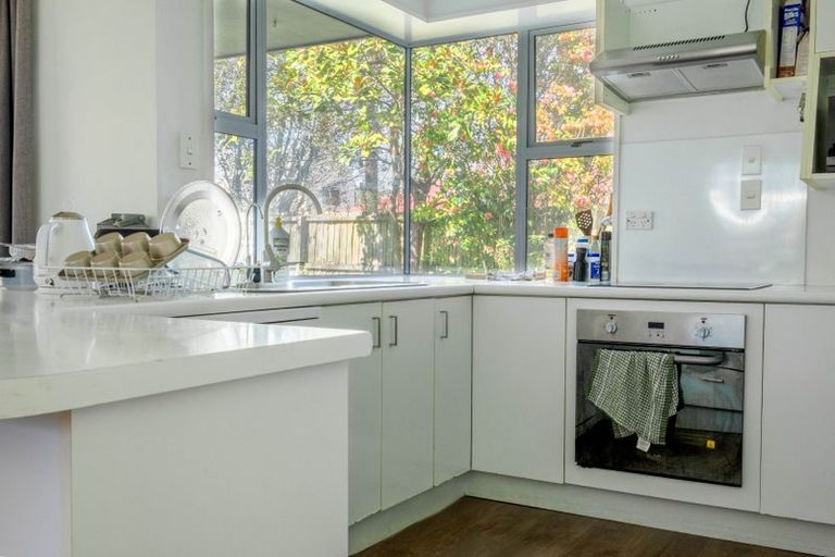 Photo of property in 72 Avonhead Road, Avonhead, Christchurch, 8042