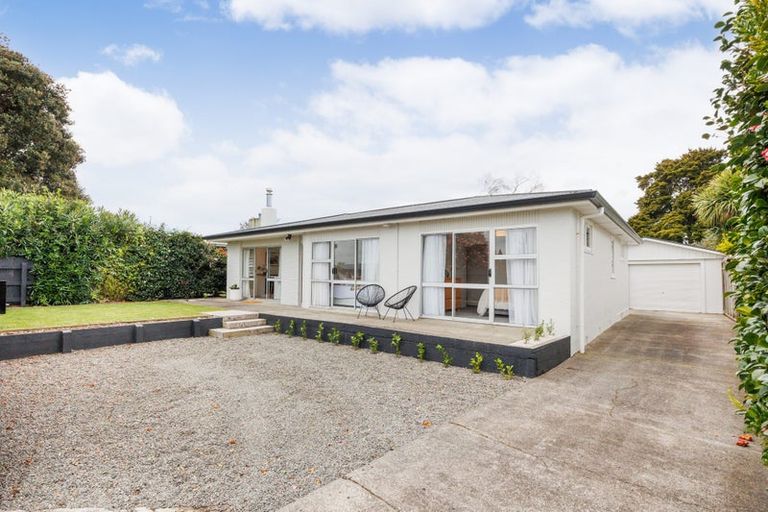 Photo of property in 37 Waterloo Crescent, Hokowhitu, Palmerston North, 4410