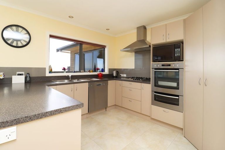 Photo of property in 11 Oakham Street, Hampden, 9410