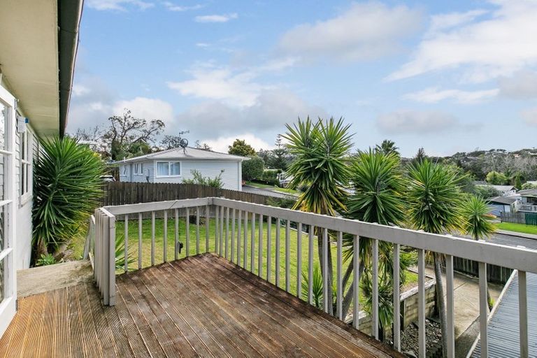 Photo of property in 60 Lauderdale Road, Birkdale, Auckland, 0626
