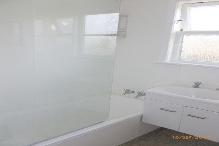 Photo of property in 12f1 Beauchamp Street, Tawa, Wellington, 5028