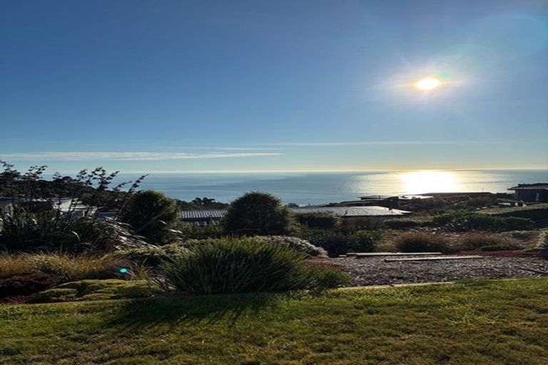Photo of property in 15 Ridgeway Place, Richmond Hill, Christchurch, 8081