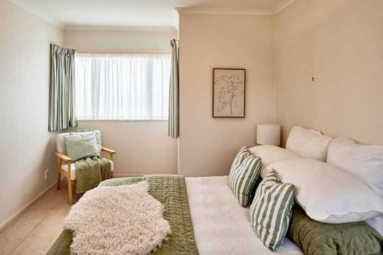 Photo of property in 79 Ashton Fitchett Drive, Brooklyn, Wellington, 6021