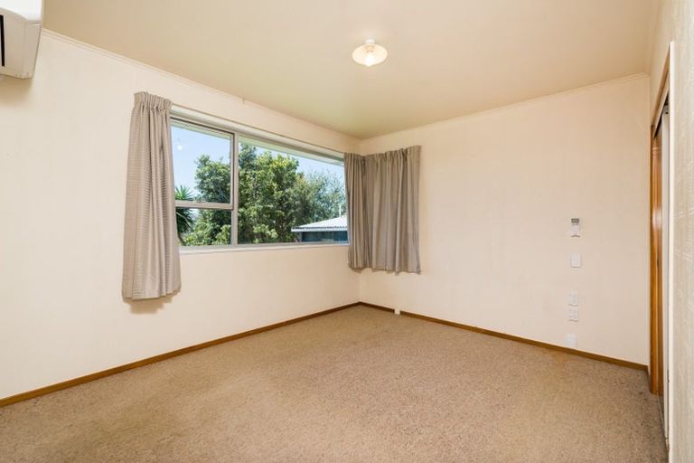 Photo of property in 1/285 Sunset Road, Sunnynook, Auckland, 0632