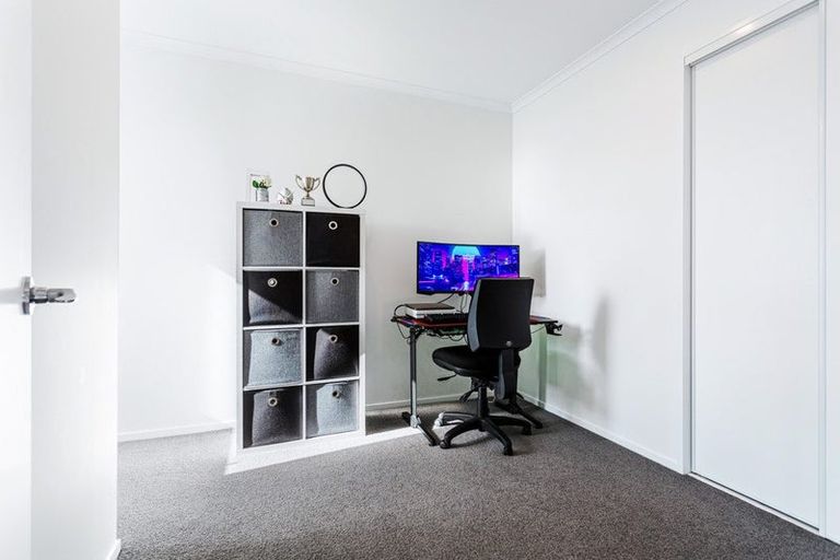 Photo of property in 9 Tarakoi Road, Hobsonville, Auckland, 0616