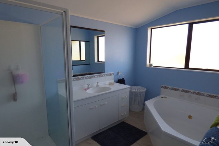 Photo of property in 18 Norwich Avenue, Spotswood, New Plymouth, 4310