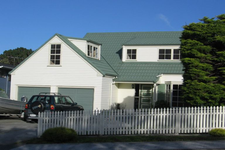 Photo of property in 27 Caesars Place, Churton Park, Wellington, 6037