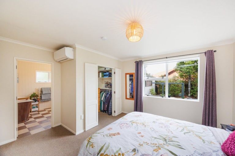 Photo of property in 121 Ruamahanga Crescent, Terrace End, Palmerston North, 4410