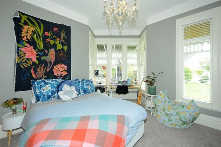 Photo of property in 256 Edgeware Road, Edgeware, Christchurch, 8013