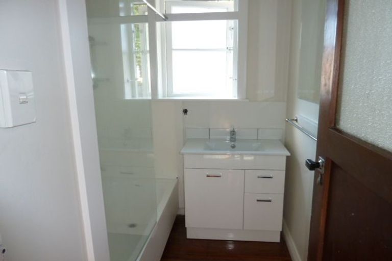 Photo of property in 8 Paeroa Street, Riccarton, Christchurch, 8041