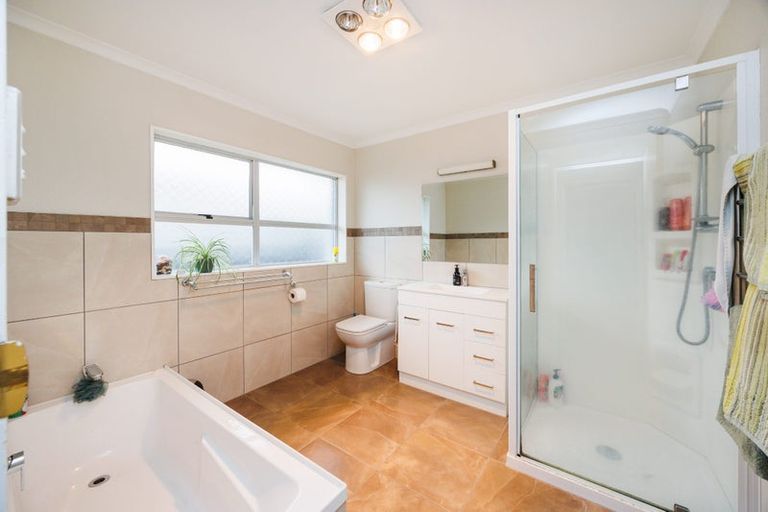 Photo of property in 52 Kentucky Way, Awapuni, Palmerston North, 4412
