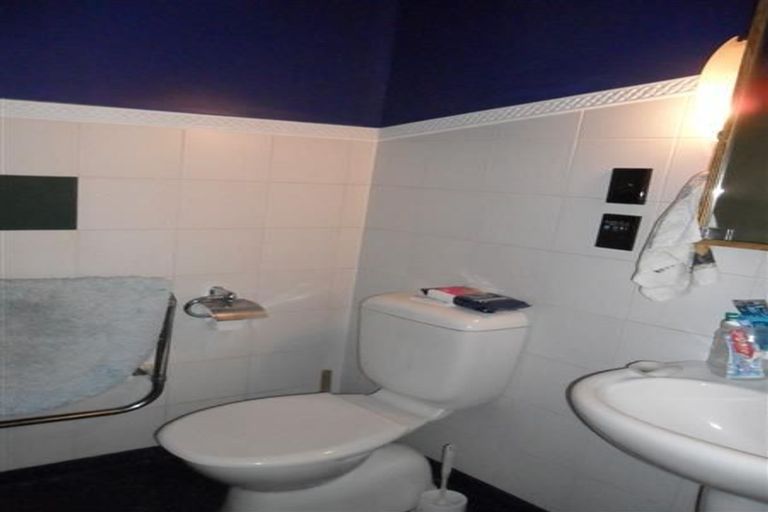 Photo of property in Qba Apartments, 1b/51 Webb Street, Mount Cook, Wellington, 6011