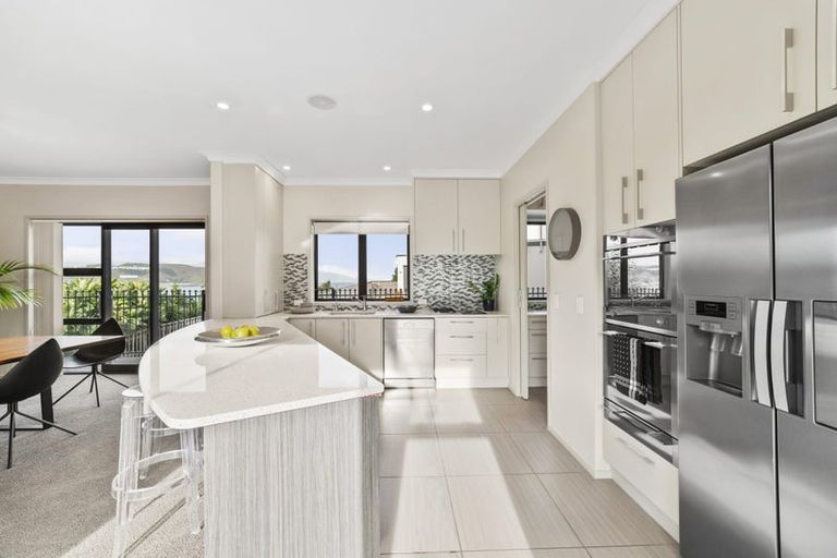 Photo of property in 216b Sutherland Road, Lyall Bay, Wellington, 6022