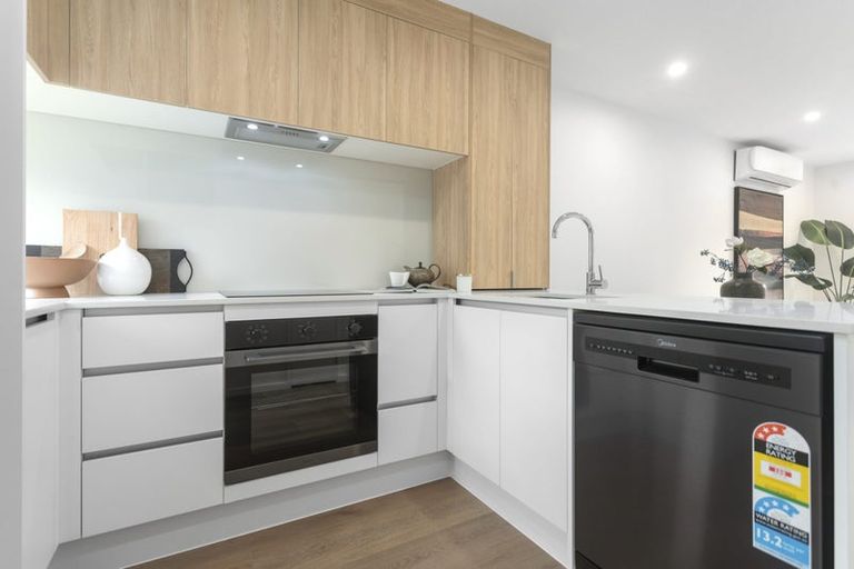 Photo of property in 24 Selo Street, Glen Eden, Auckland, 0602