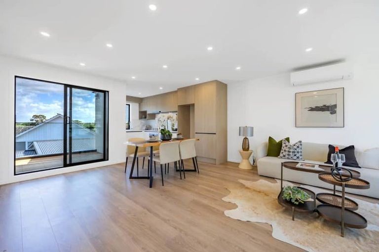 Photo of property in 8/8 Sheehan Road, Te Atatu South, Auckland, 0610