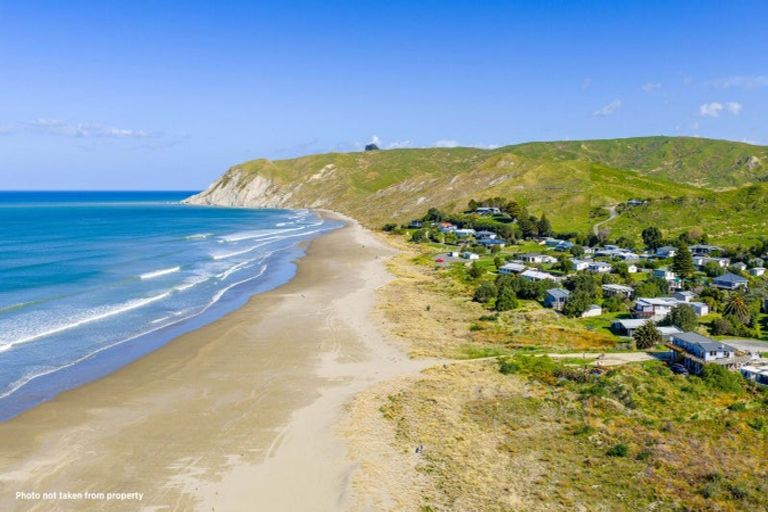 Photo of property in 9 Ohinemuhu Road, Porangahau, 4293