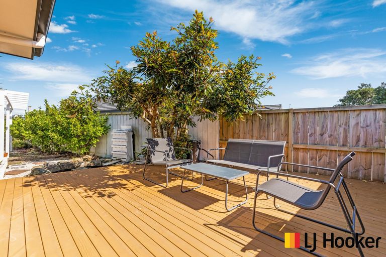 Photo of property in 4 Croftview Road, Wattle Downs, Auckland, 2103