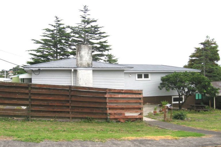 Photo of property in 2/1 Raeben Avenue, Hillcrest, Auckland, 0627