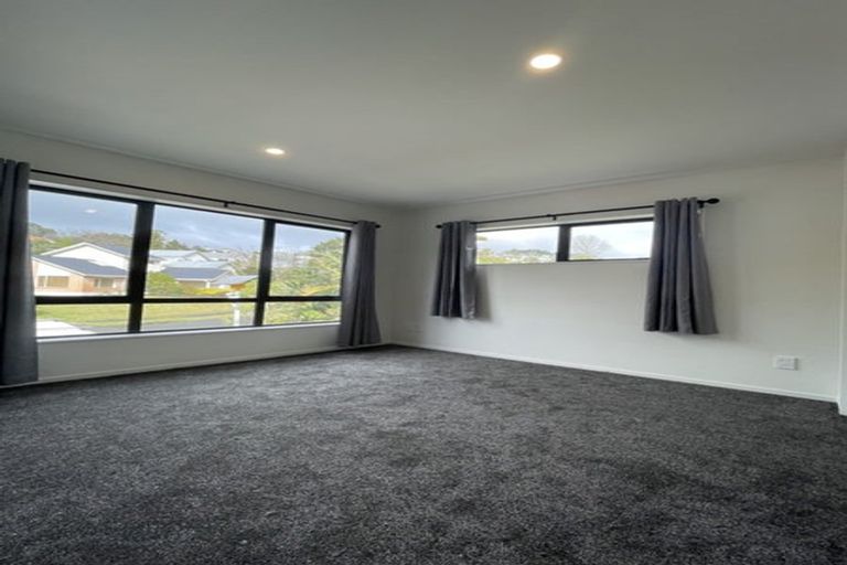 Photo of property in 13a Tenbless Court, Unsworth Heights, Auckland, 0632
