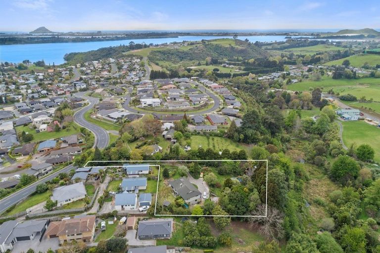 Photo of property in 33 Waikite Road, Welcome Bay, Tauranga, 3112