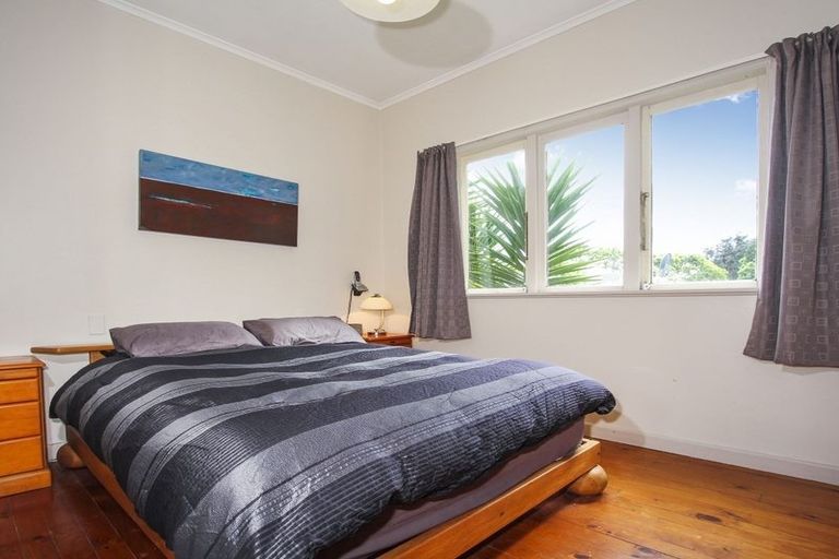 Photo of property in 59 Woodside Road, Massey, Auckland, 0614