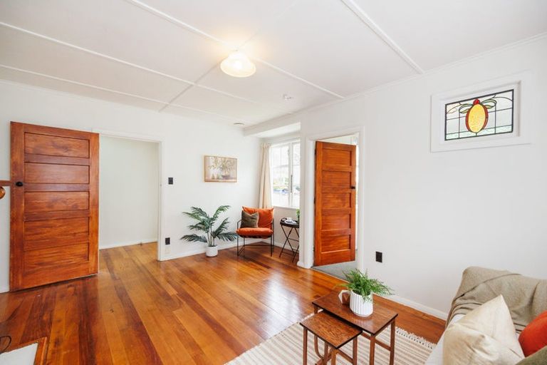 Photo of property in 654 Featherston Street, Roslyn, Palmerston North, 4414
