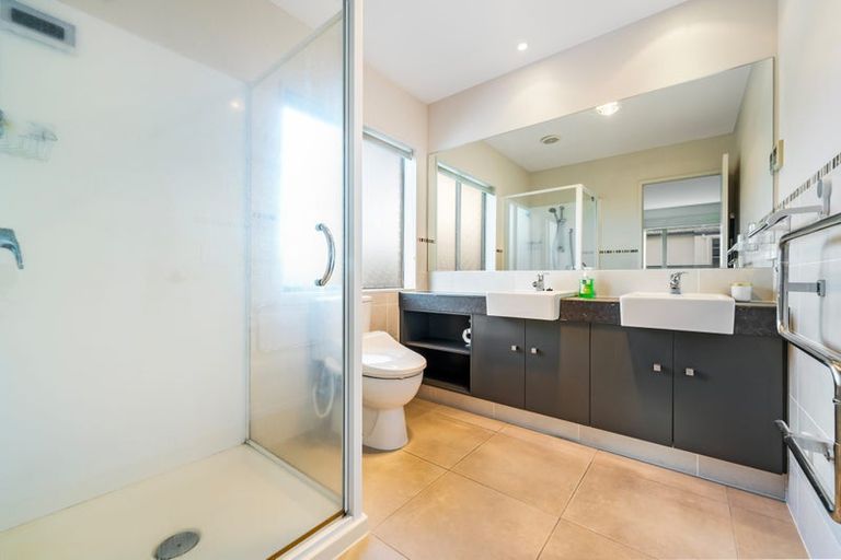 Photo of property in 11 Kouras Place, Flat Bush, Auckland, 2016