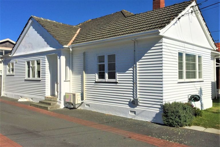 Photo of property in 8 Fife Lane, Miramar, Wellington, 6022