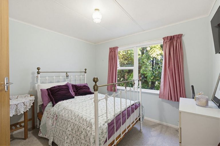 Photo of property in 594 Waitohu Valley Road, Manakau, Otaki, 5583