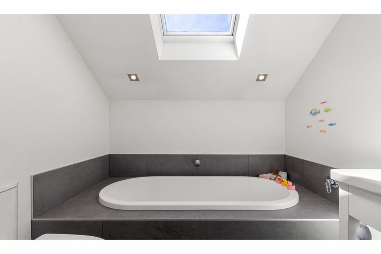 Photo of property in 94 Saint Martins Road, Saint Martins, Christchurch, 8022