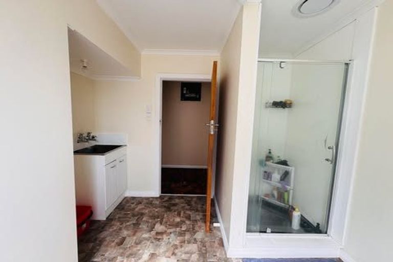 Photo of property in 6 Pirie Street, Palmerston North, 4410