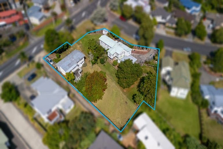 Photo of property in 646 Beach Road, Browns Bay, Auckland, 0630