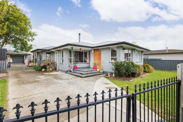 Photo of property in 10 Adams Place, Kelvin Grove, Palmerston North, 4414