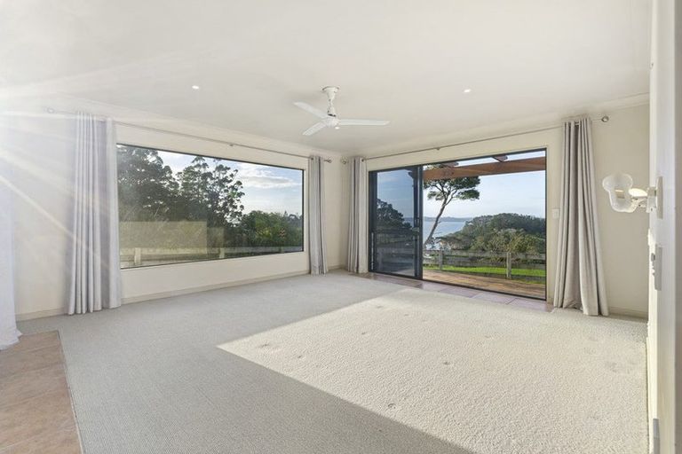 Photo of property in 987 Hibiscus Coast Highway, Waiwera, Orewa, 0994