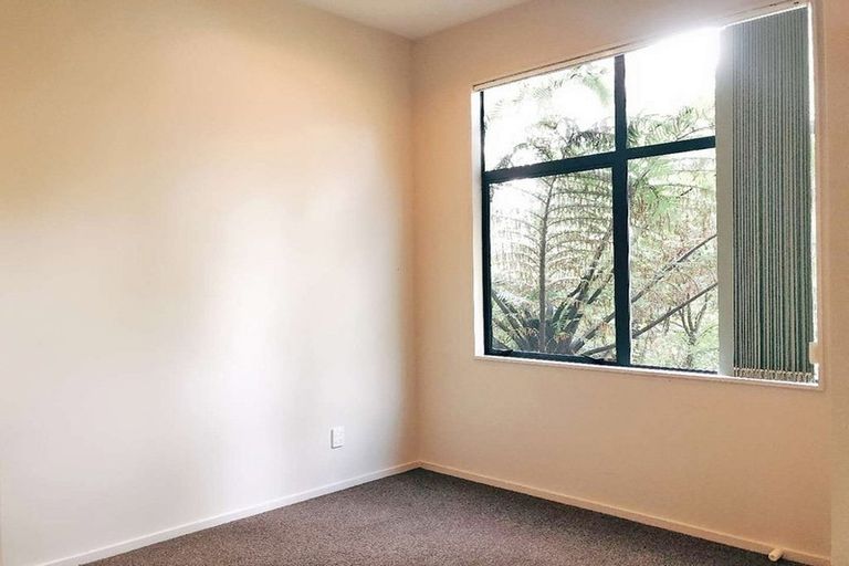 Photo of property in 35 Park Road, Titirangi, Auckland, 0604