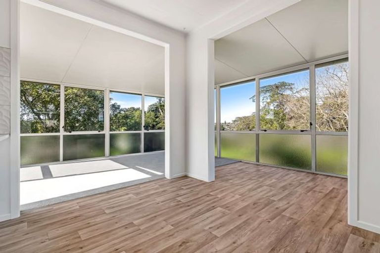 Photo of property in 24 Leaver Place, Weymouth, Auckland, 2103